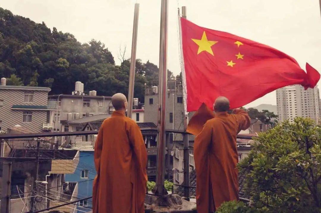 动漫人物吃东西