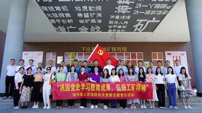 逃离快乐小镇