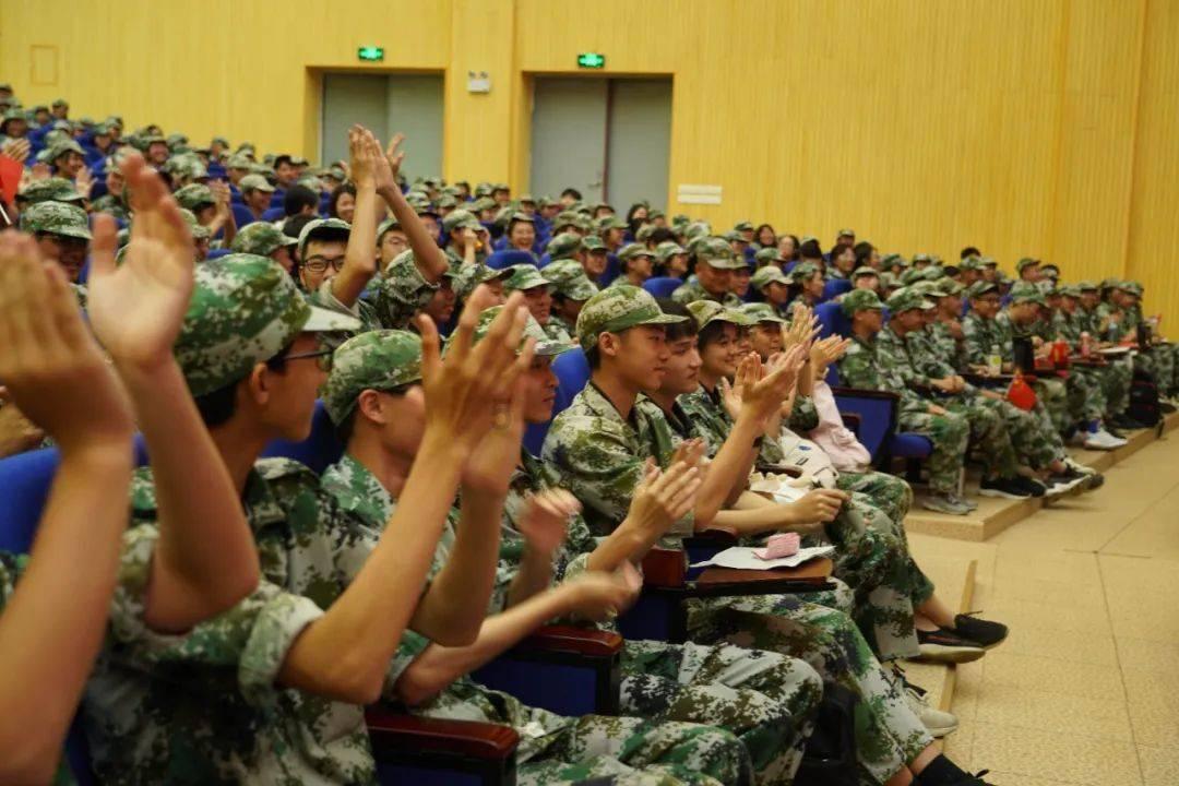 贴春联时间？游戏画面